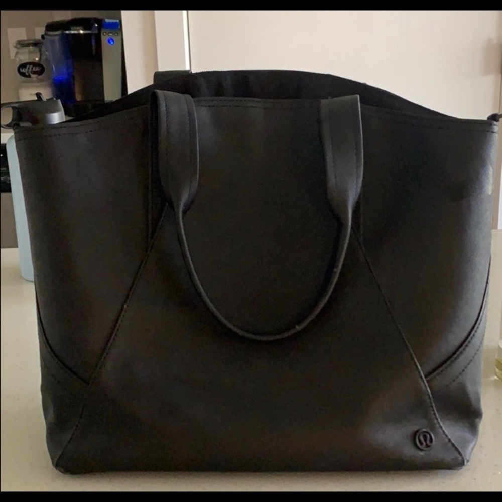 Lululemon Tote (Medium in size)